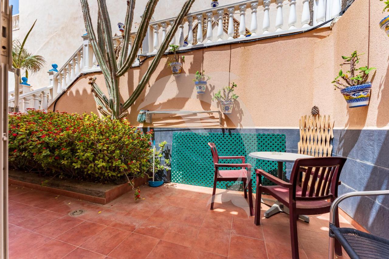 Apartamentos Los Delfines El Medano  Exterior photo