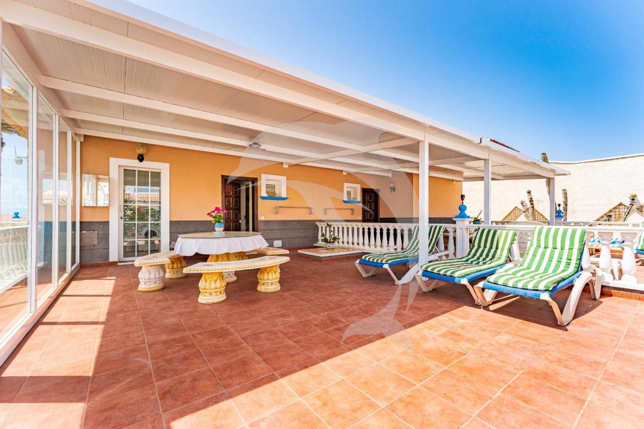 Apartamentos Los Delfines El Medano  Exterior photo