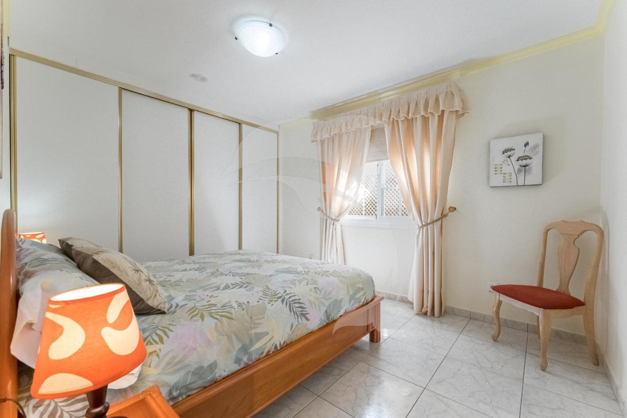 Apartamentos Los Delfines El Medano  Exterior photo