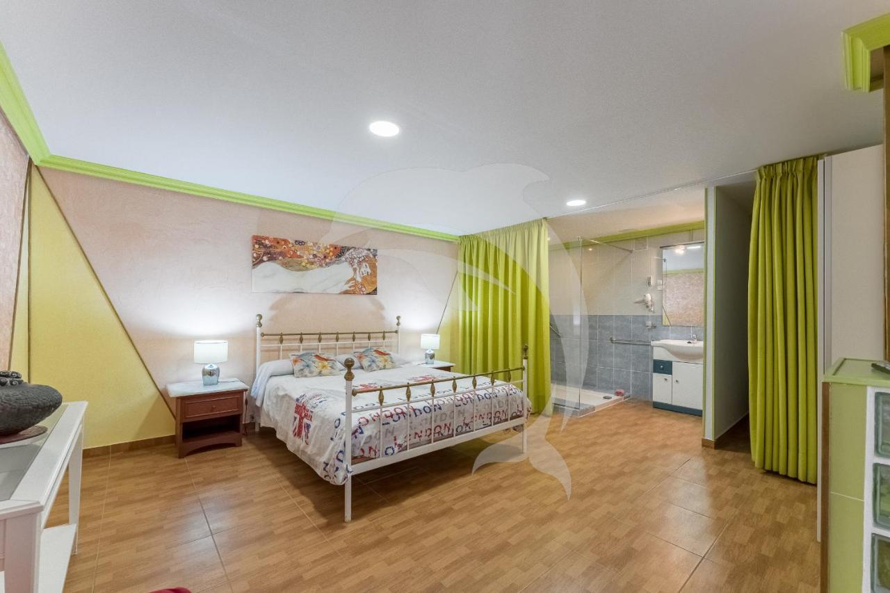 Apartamentos Los Delfines El Medano  Exterior photo